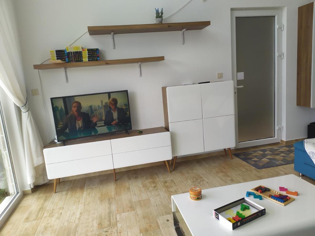 Aurora House Duplex Lägenhet Njivice Exteriör bild