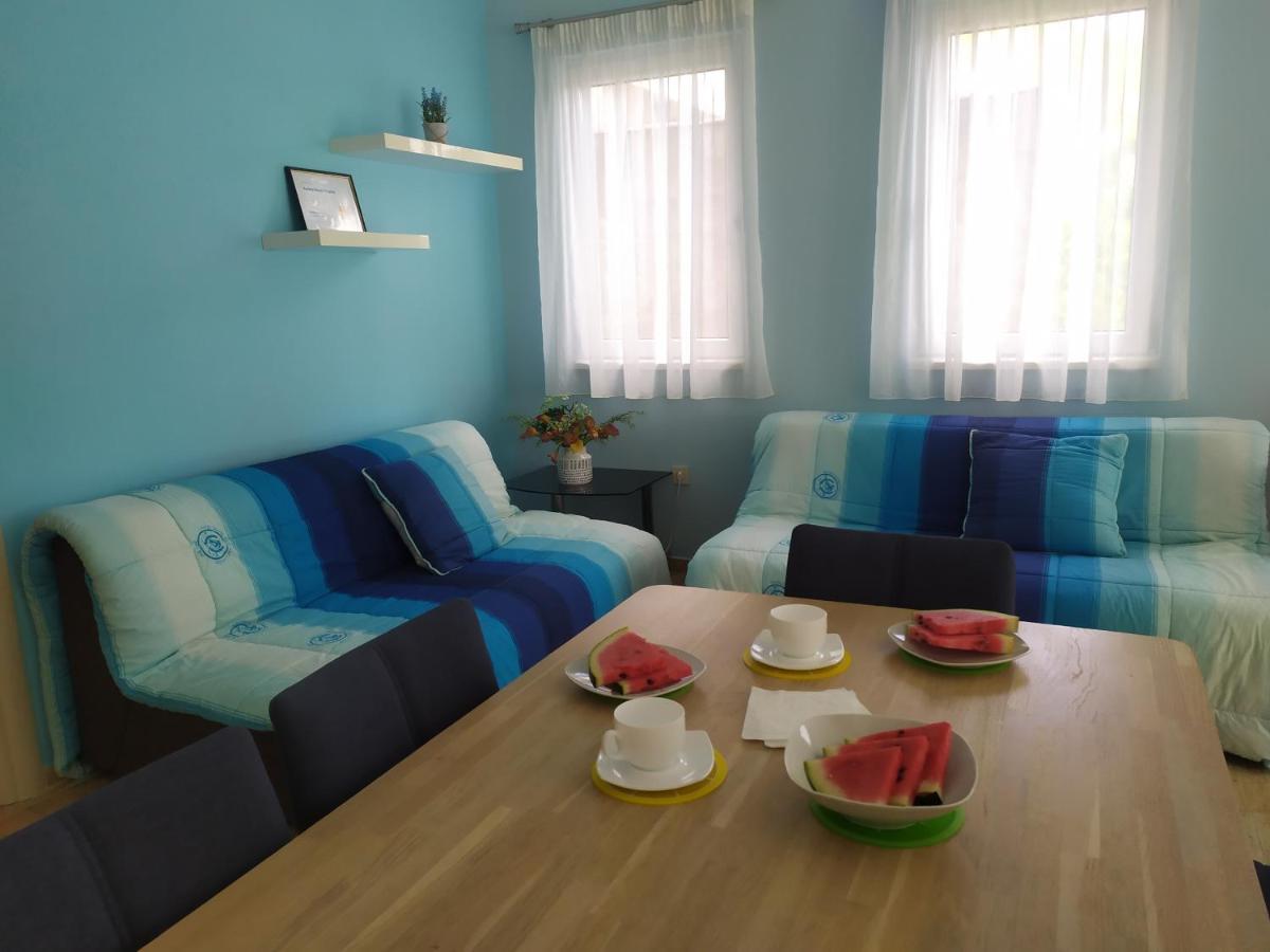 Aurora House Duplex Lägenhet Njivice Exteriör bild