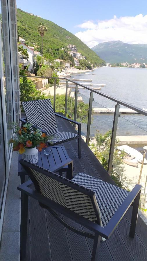 Aurora House Duplex Lägenhet Njivice Exteriör bild
